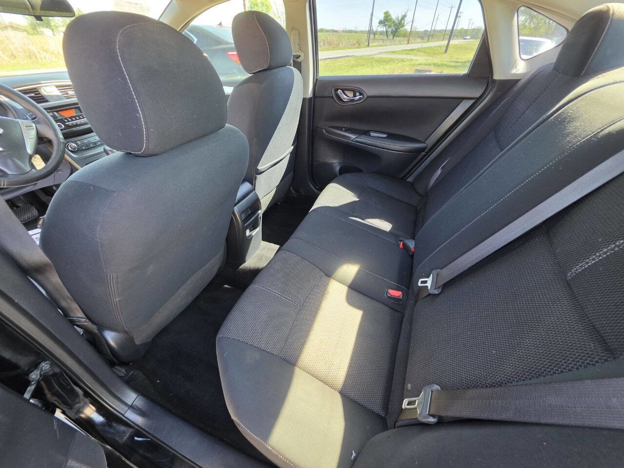 Used 2017 Nissan Sentra S image 4