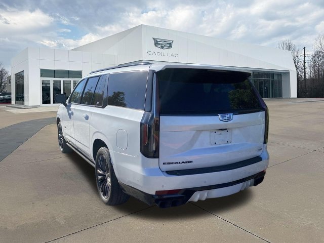 Used 2023 Cadillac Escalade ESV V w/ LPO, ONYX Package AWD/4WD image 9