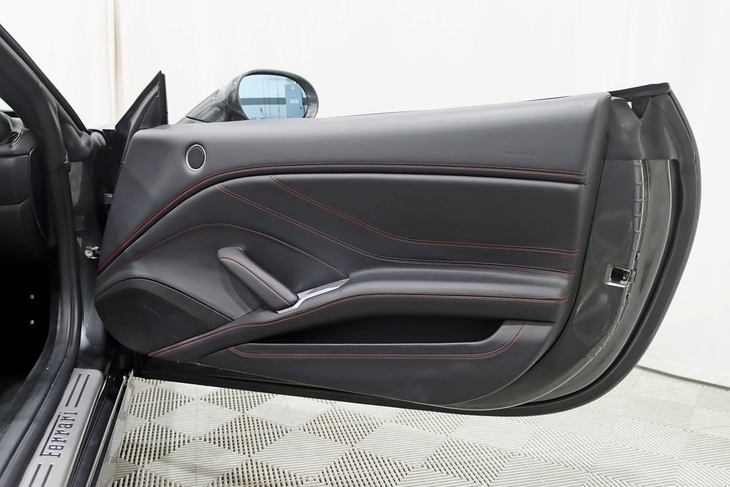 Used 2016 Ferrari California T image 29