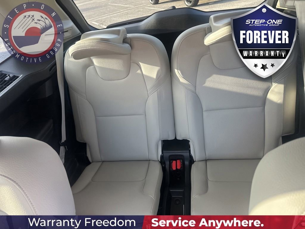 Used 2022 Volvo XC90 T6 Momentum w/ Advanced Package AWD/4WD image 16