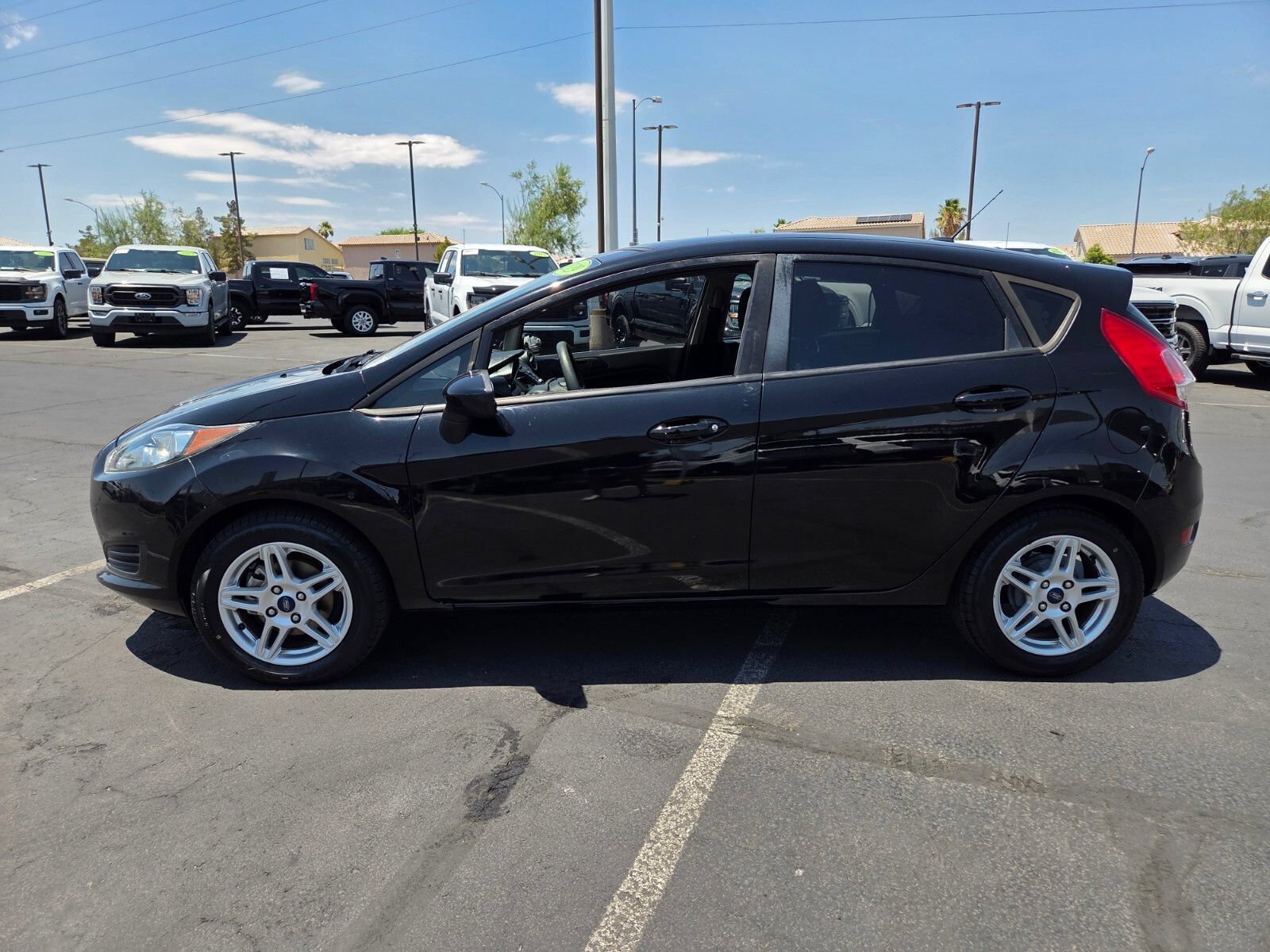 Used 2019 Ford Fiesta SE FWD image 3