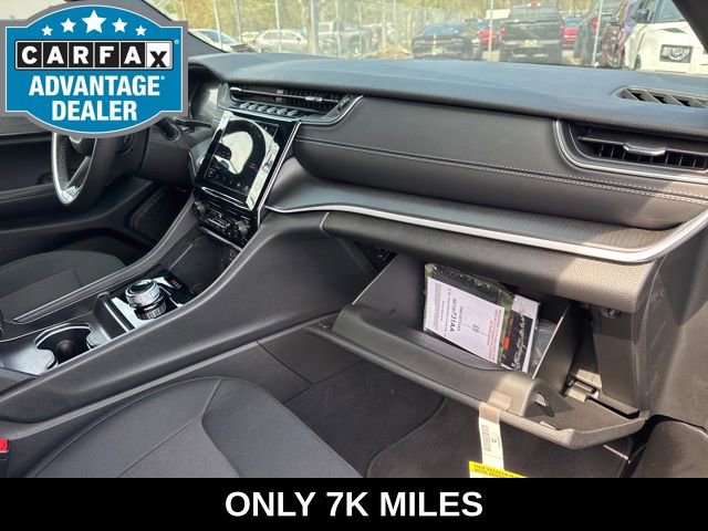 Used 2025 Jeep Grand Cherokee Laredo X AWD/4WD image 27
