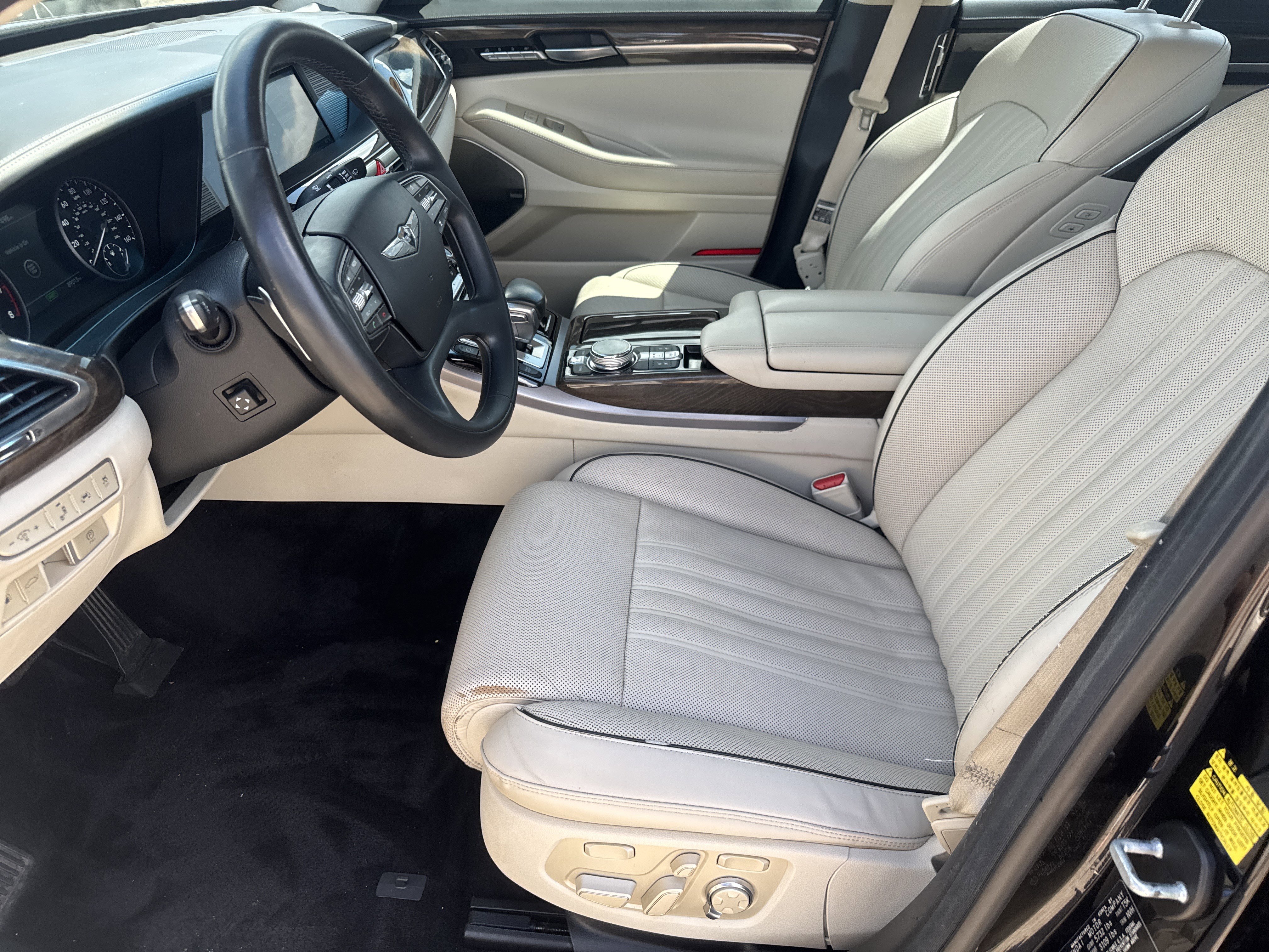 Used 2018 Genesis G90 3.3T Premium AWD/4WD image 5