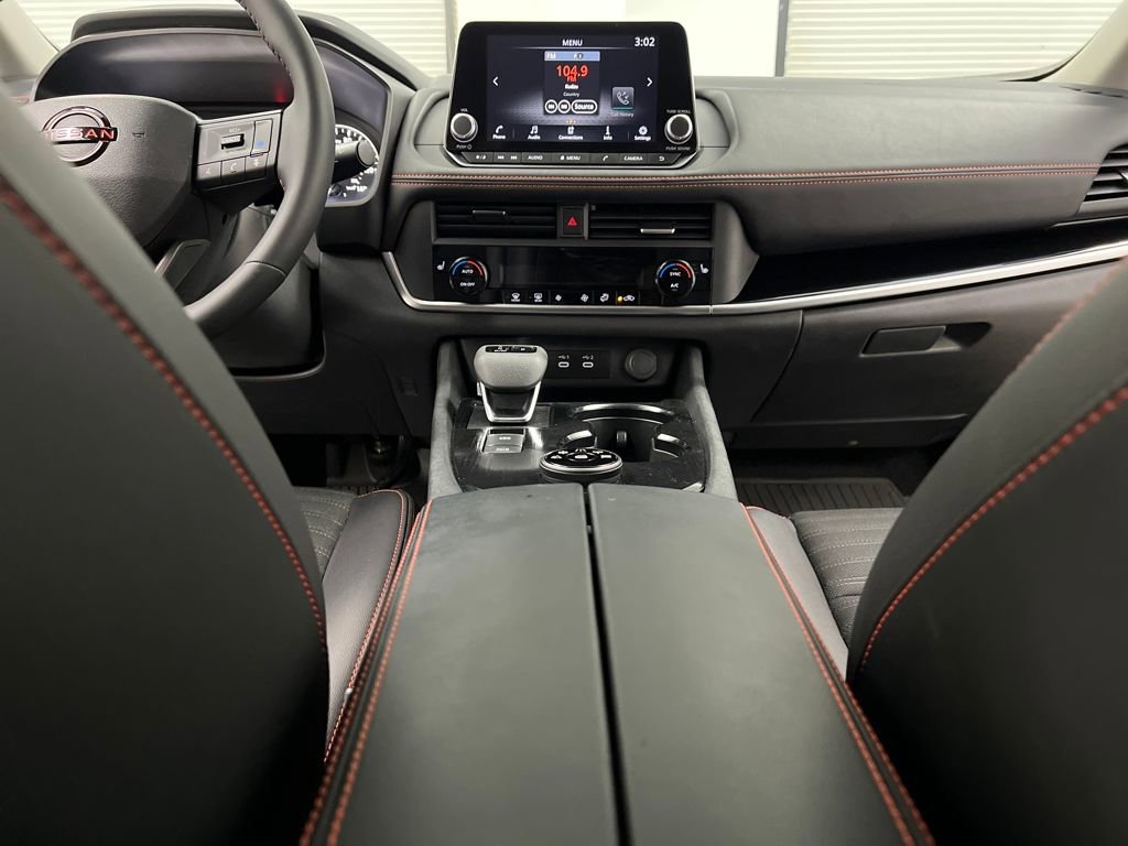 Used 2025 Nissan Rogue SV image 35