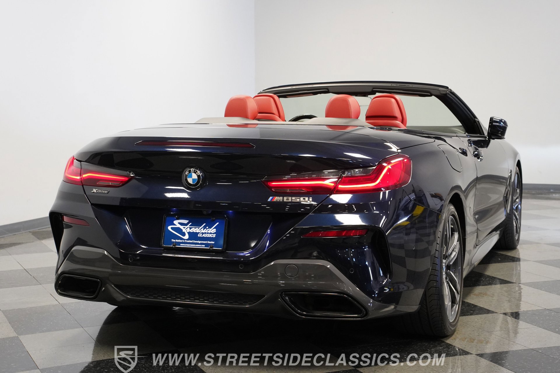 Used 2022 BMW M850i xDrive xDrive Convertible image 11