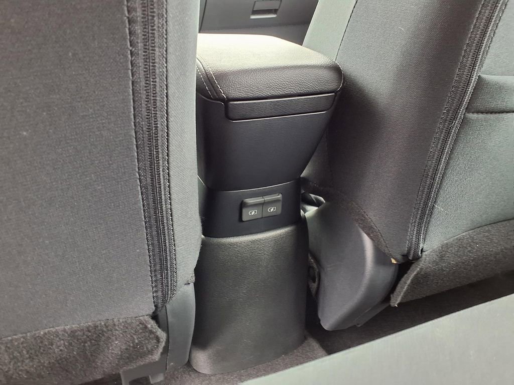 Certified 2025 Nissan Kicks Play S image 23