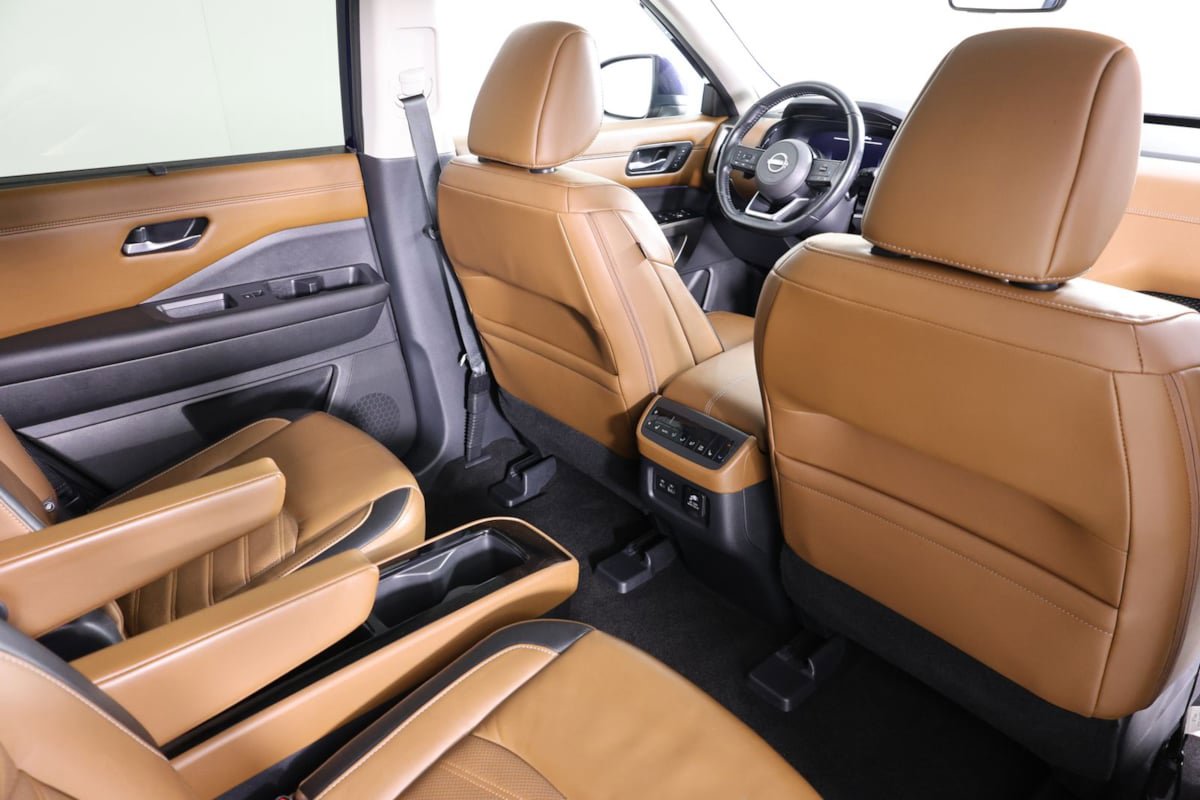 Used 2023 Nissan Pathfinder Platinum AWD/4WD image 43