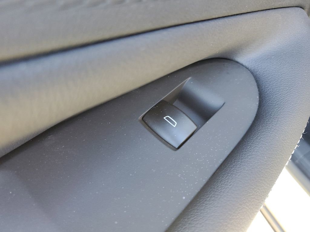 Used 2026 Chevrolet Blazer EV LT w/ Midnight/Sport Edition image 15