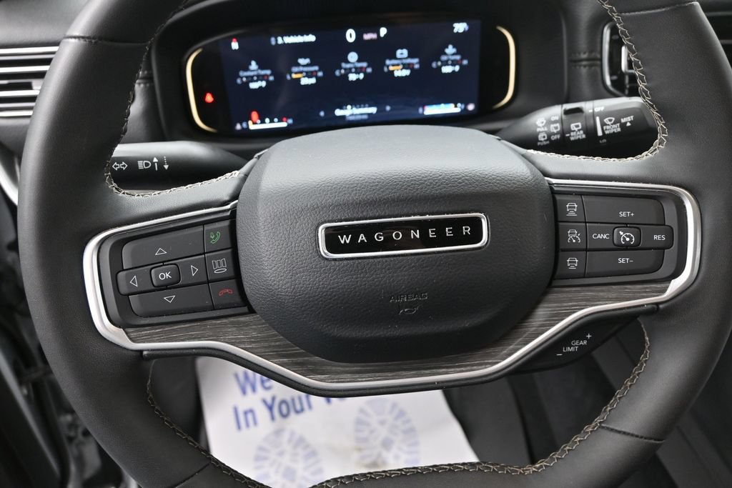 Used 2024 Jeep Wagoneer L Series II w/ Flexible Seating Group AWD/4WD image 28