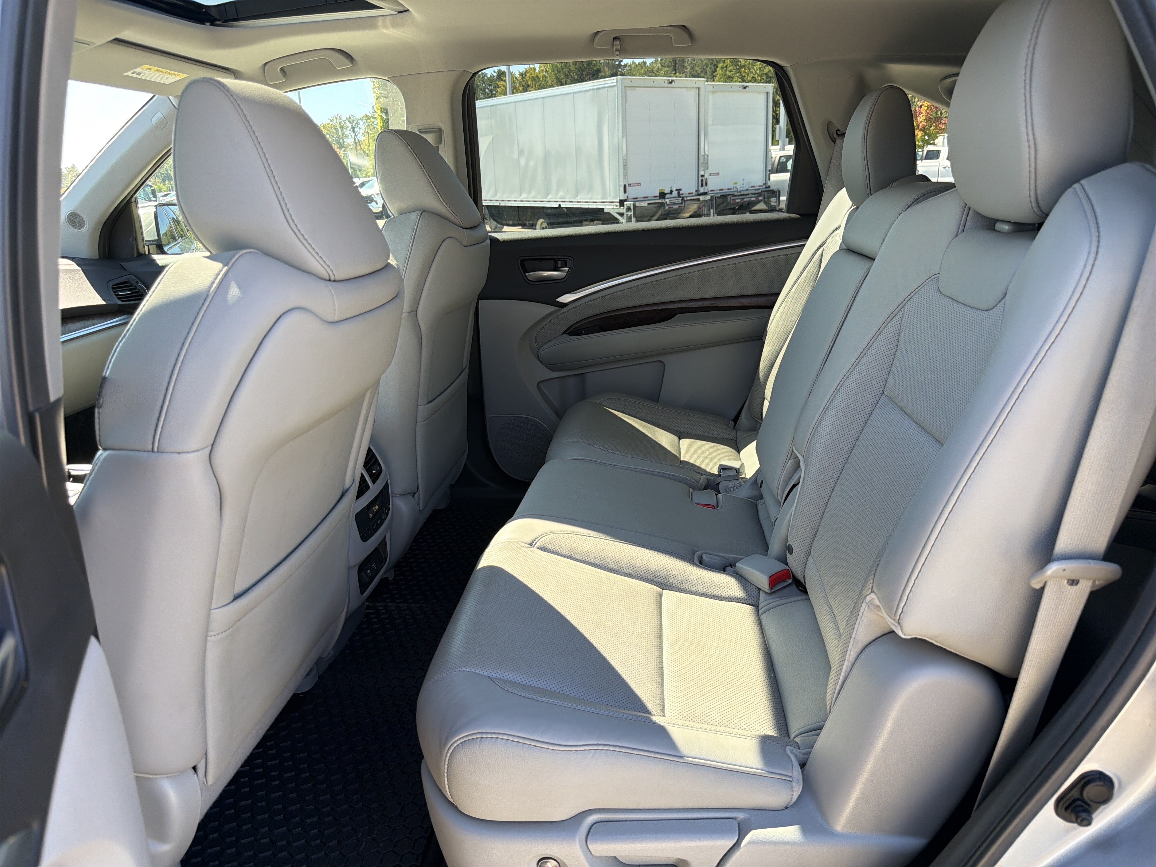 Used 2020 Acura MDX w/ Technology Package AWD/4WD image 31