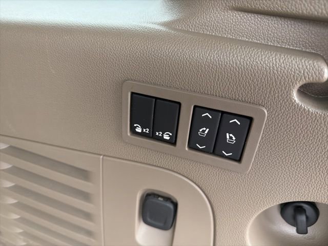 Used 2019 Chevrolet Suburban LT w/ Luxury Package image 23