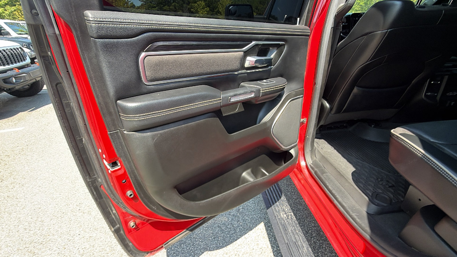 Used 2023 RAM 1500 Laramie AWD/4WD image 22