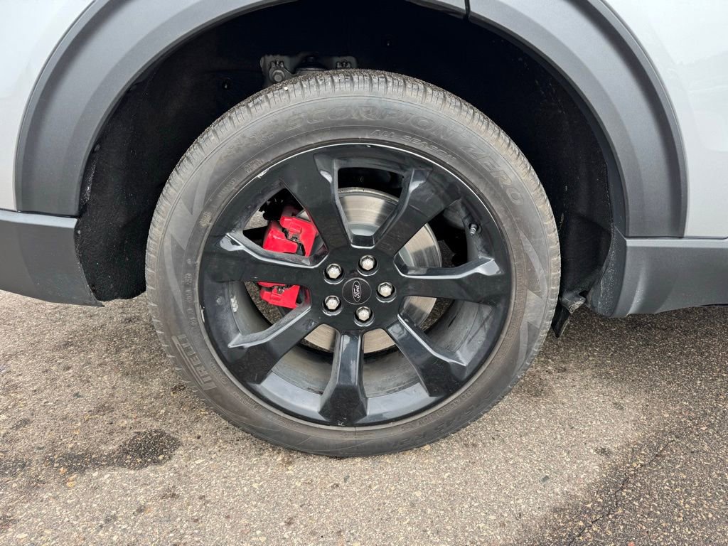 Certified 2022 Ford Explorer ST w/ ST Street Pack image 3