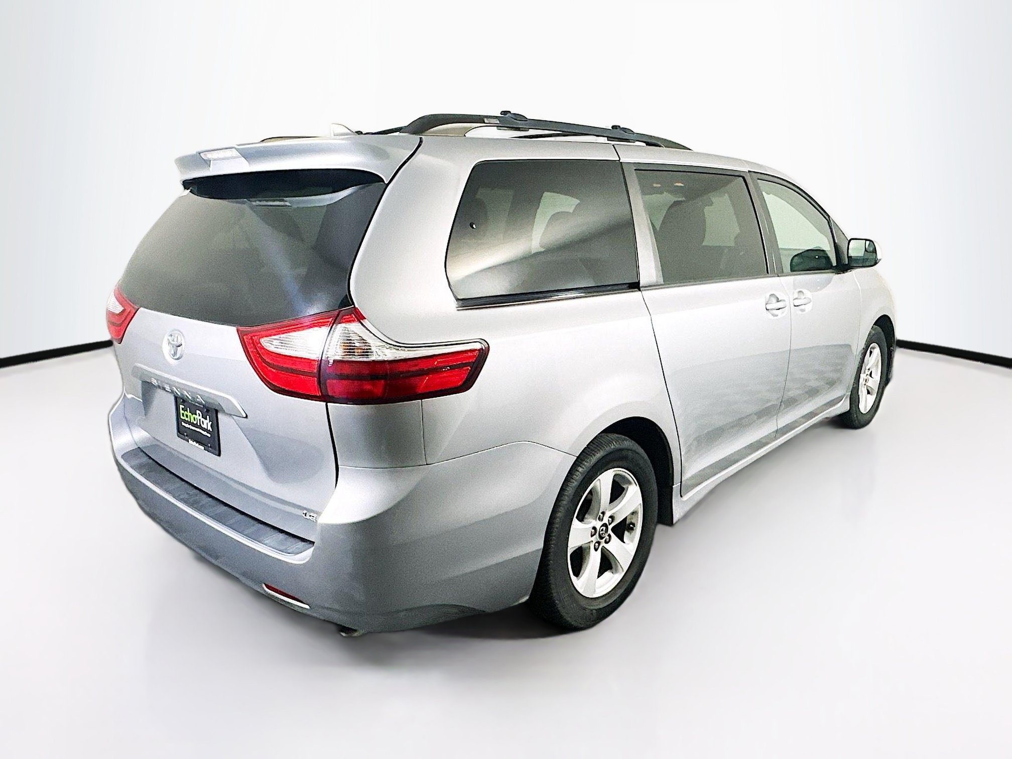 Used 2018 Toyota Sienna LE FWD image 9