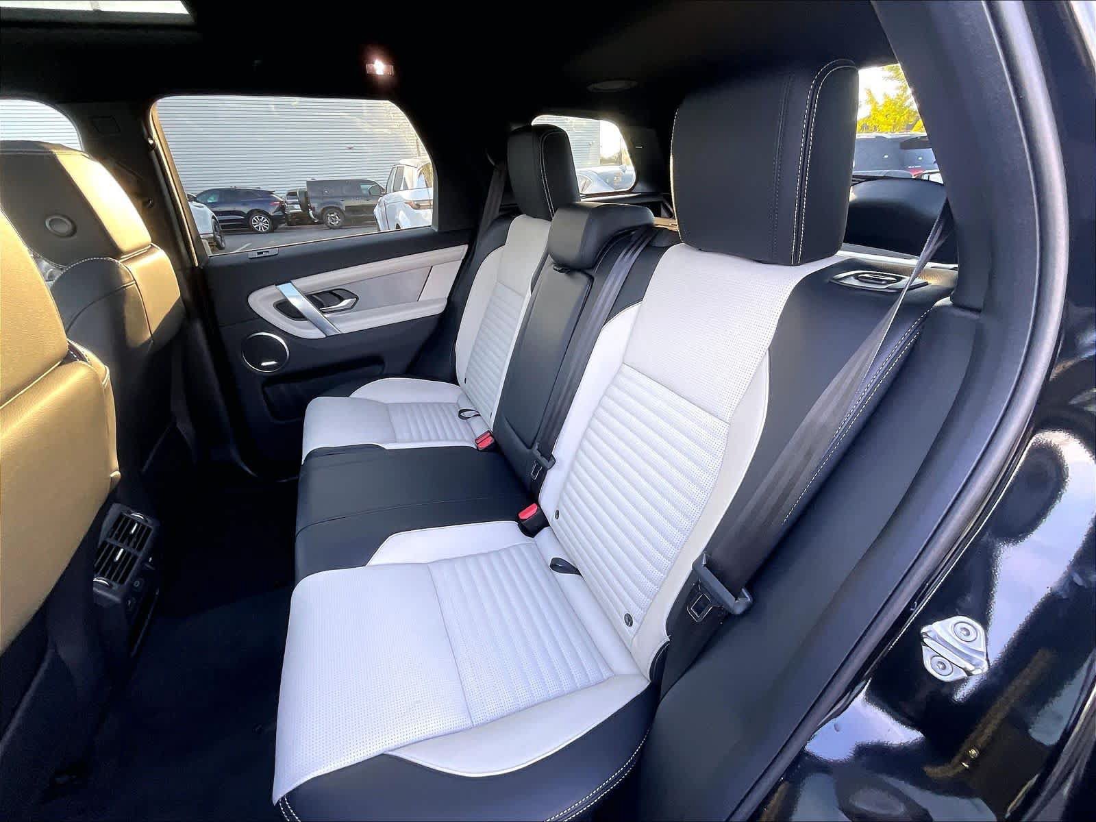New 2026 Land Rover Discovery Sport Landmark AWD/4WD image 12
