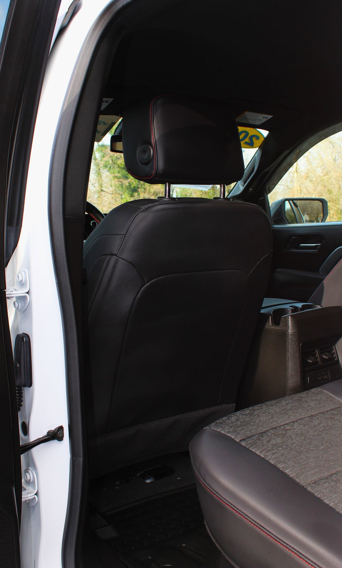 Used 2024 Chevrolet Colorado Z71 w/ Z71 Convenience Package 2 image 20