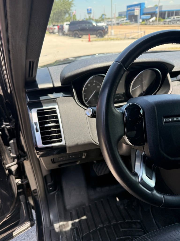 Used 2019 Land Rover Discovery SE AWD/4WD image 8