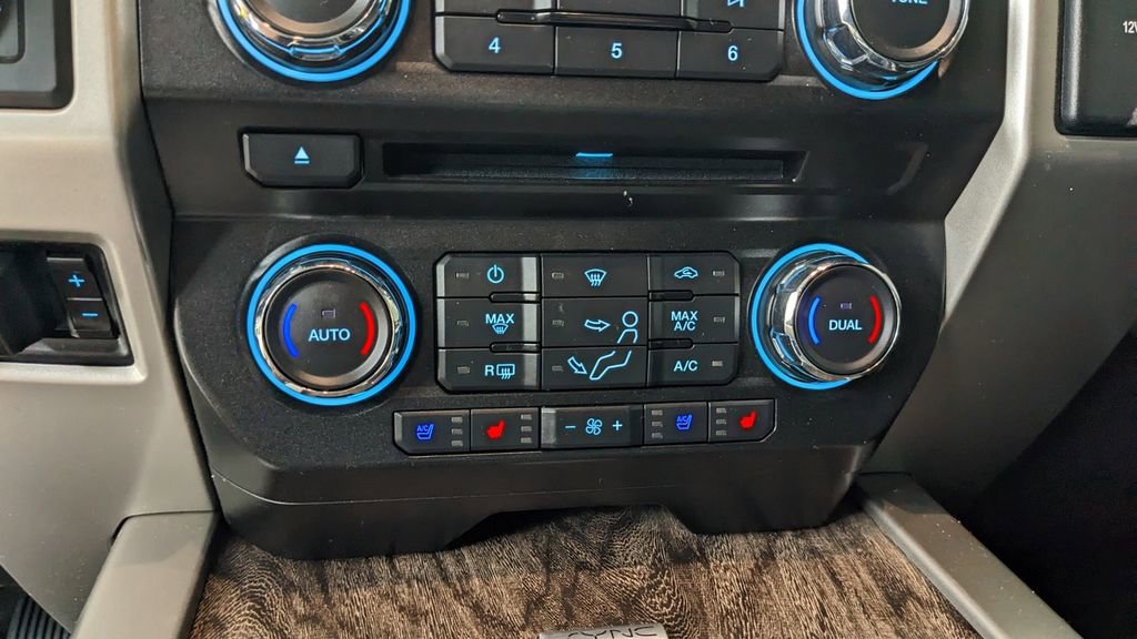 Used 2017 Ford F350 Lariat w/ Chrome Package image 30