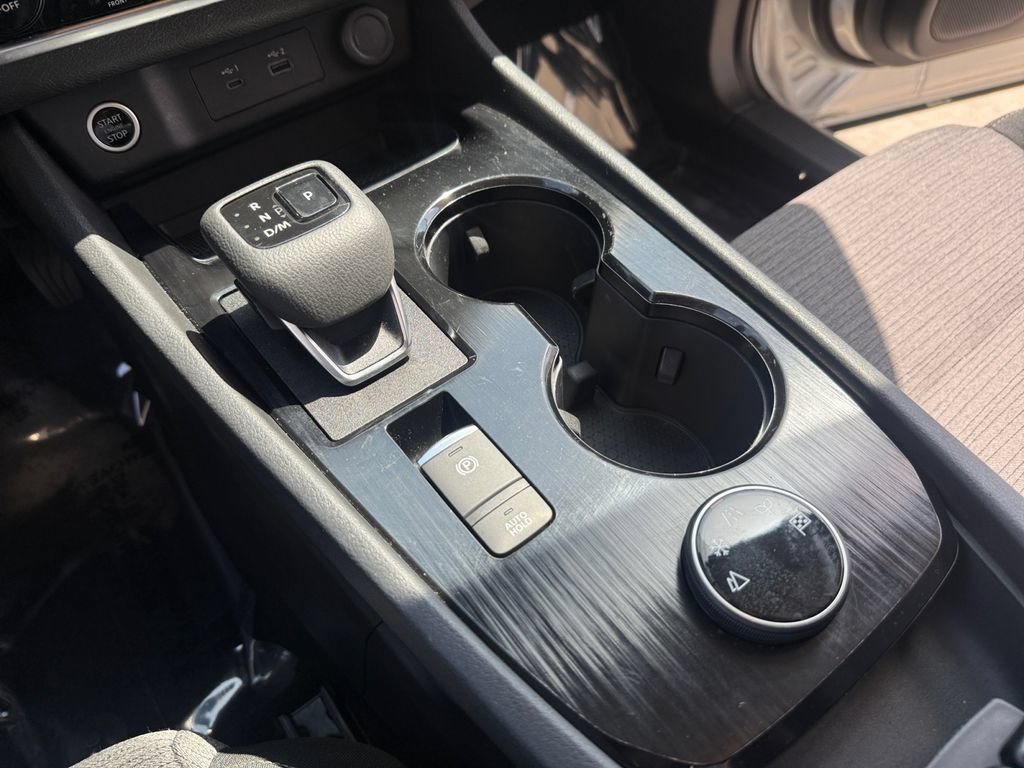 Used 2023 Nissan Rogue SV AWD/4WD image 18
