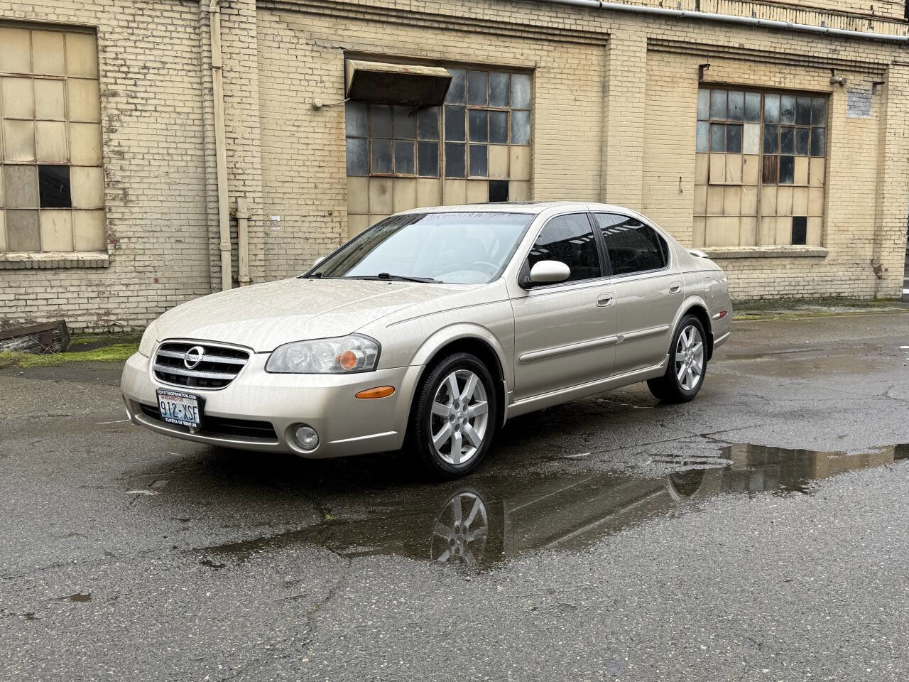 Used 2003 Nissan Maxima SE image 2