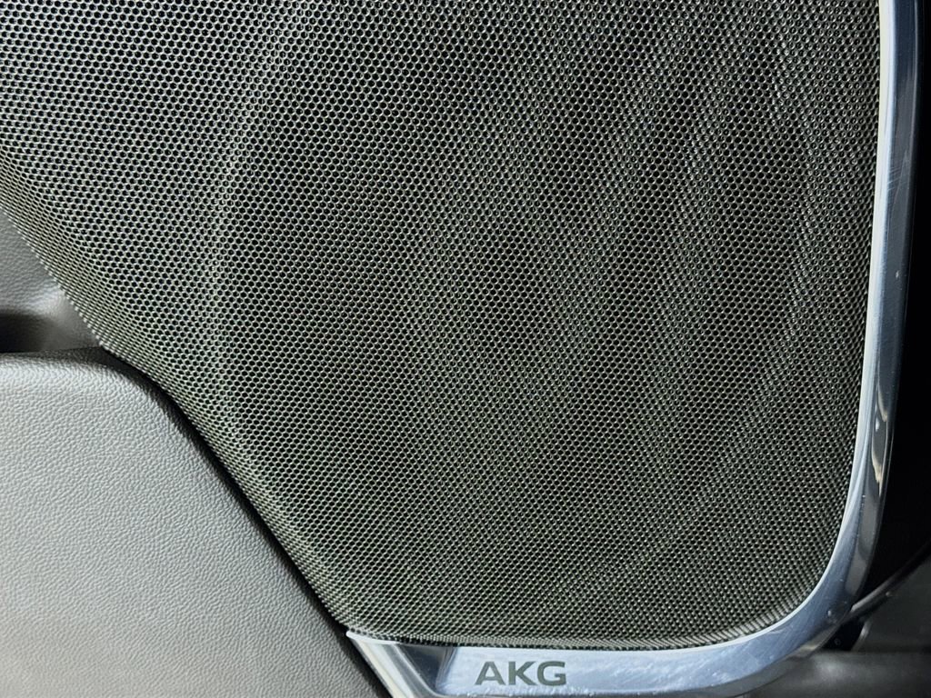 Used 2022 Cadillac Escalade Sport Platinum w/ Heavy-Duty Trailer Package image 17