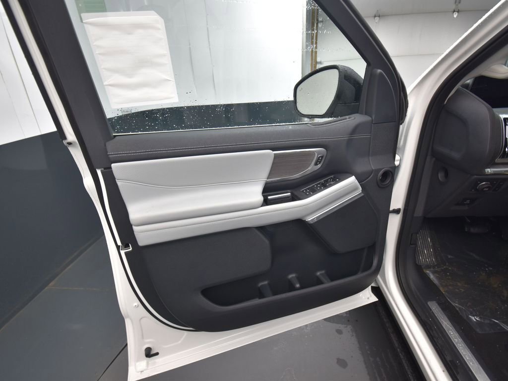 New 2026 Ford Expedition Platinum w/ Platinum Ultimate Package image 8