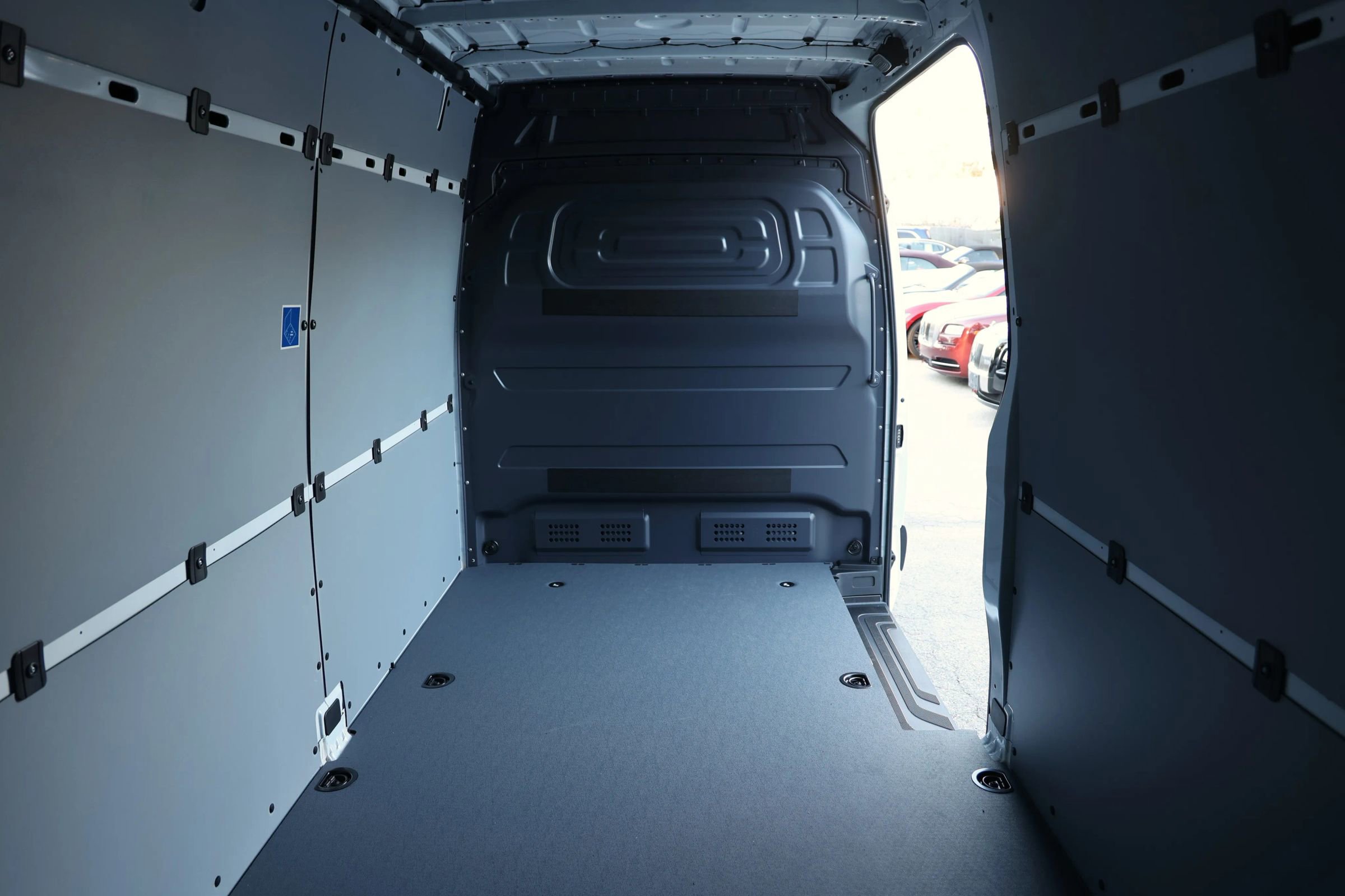 Used 2024 Mercedes-Benz eSprinter 170 Cargo image 28