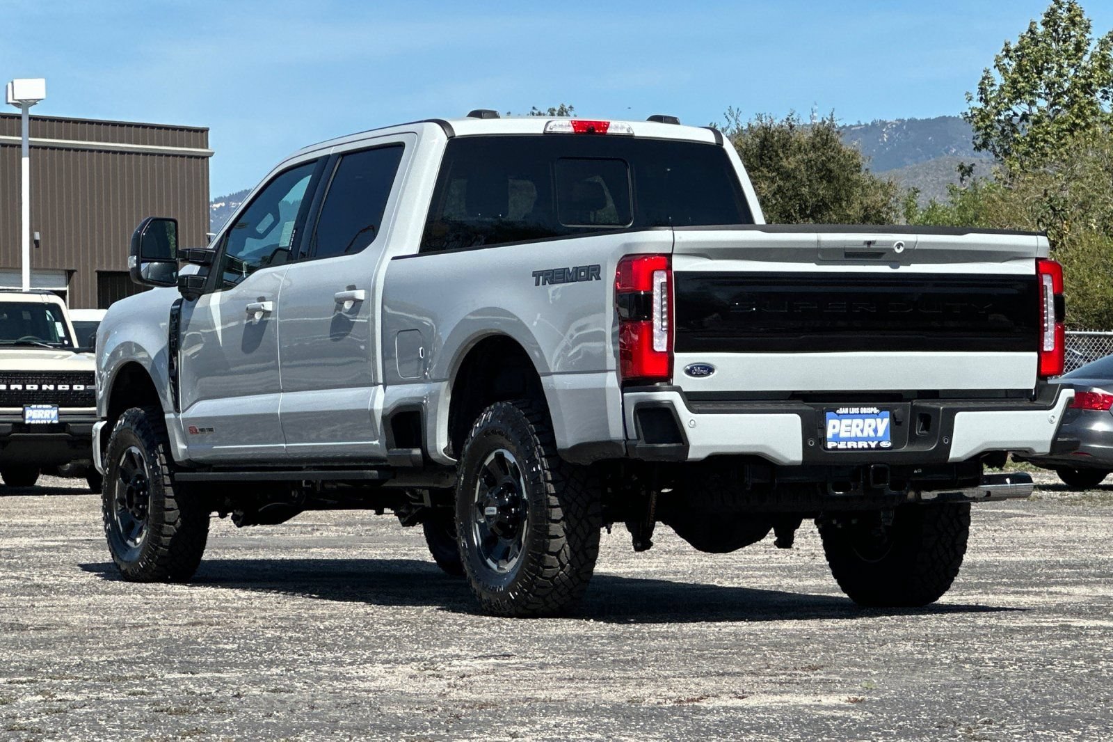New 2026 Ford F350 Platinum w/ Tremor Off-Road Package AWD/4WD image 5