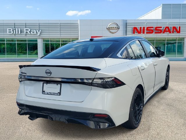 New 2027 Nissan Sentra SR w/ SR Premium Package FWD image 4