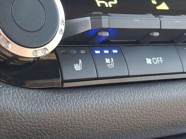 Certified 2026 Toyota Tundra Limited AWD/4WD image 28