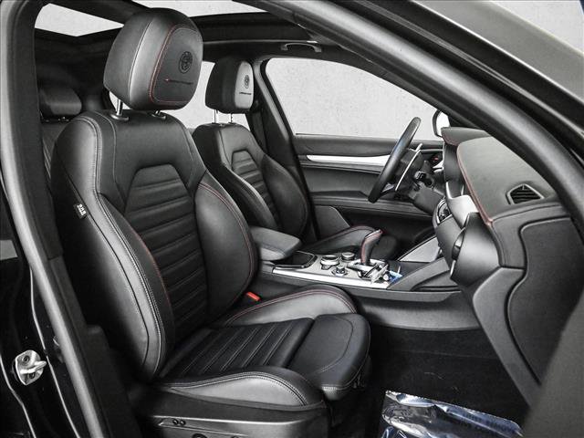 Used 2024 Alfa Romeo Stelvio AWD image 22