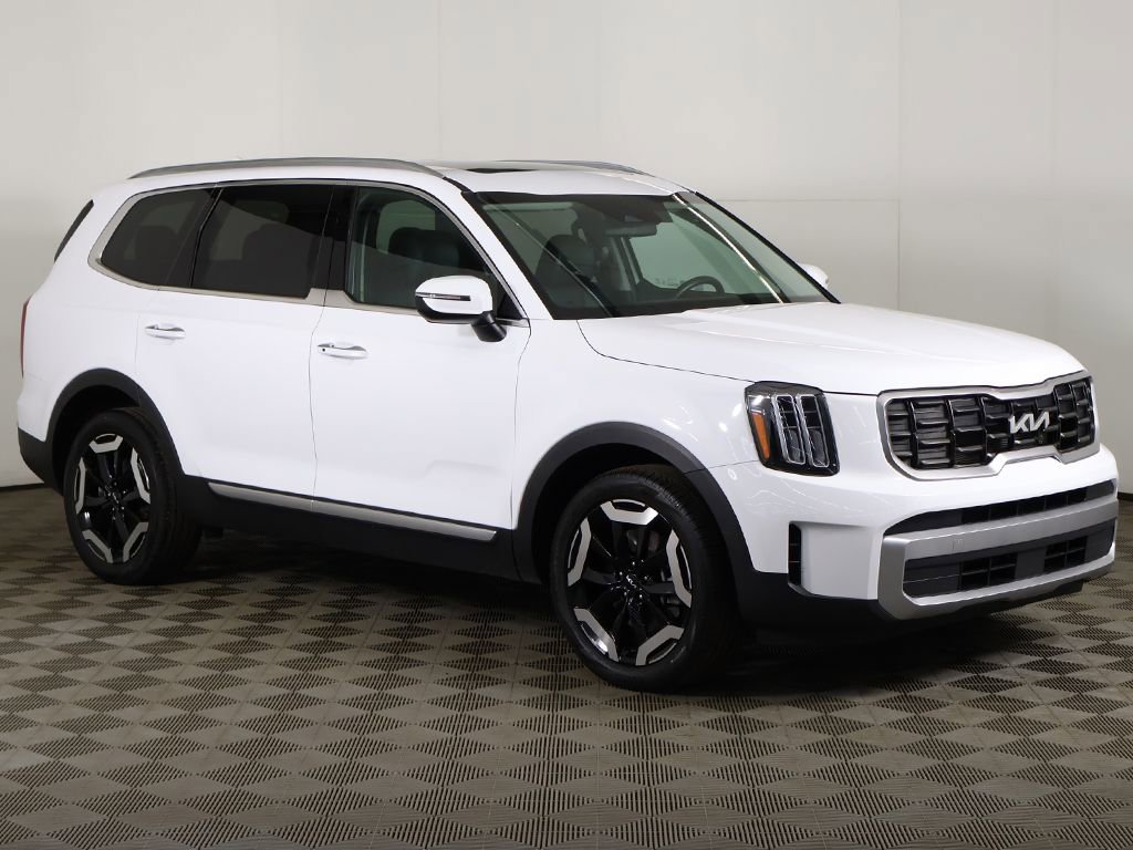 Used 2023 Kia Telluride S w/ S Sunroof Package image 2