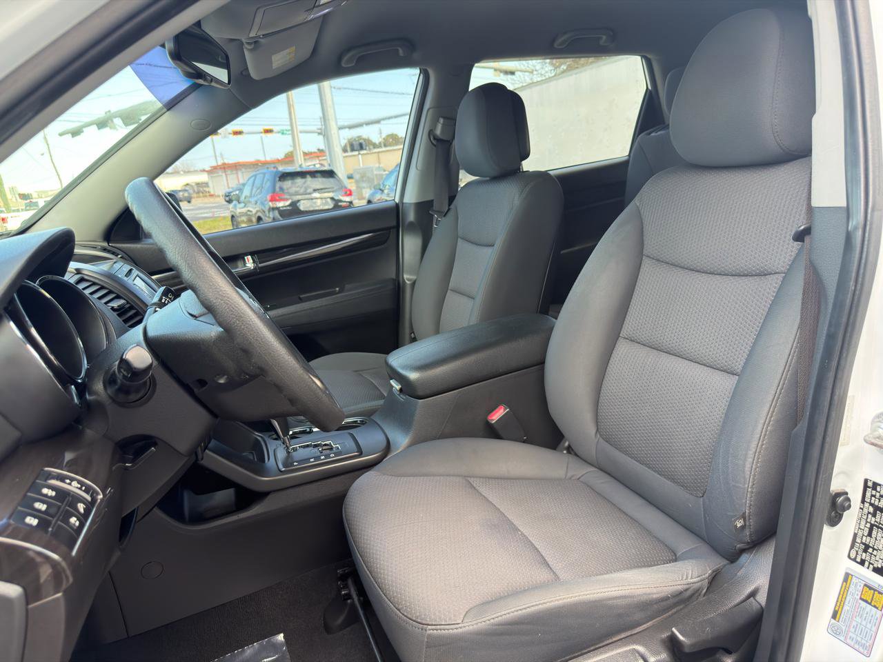 Used 2013 Kia Sorento LX w/ Convenience Pkg image 19