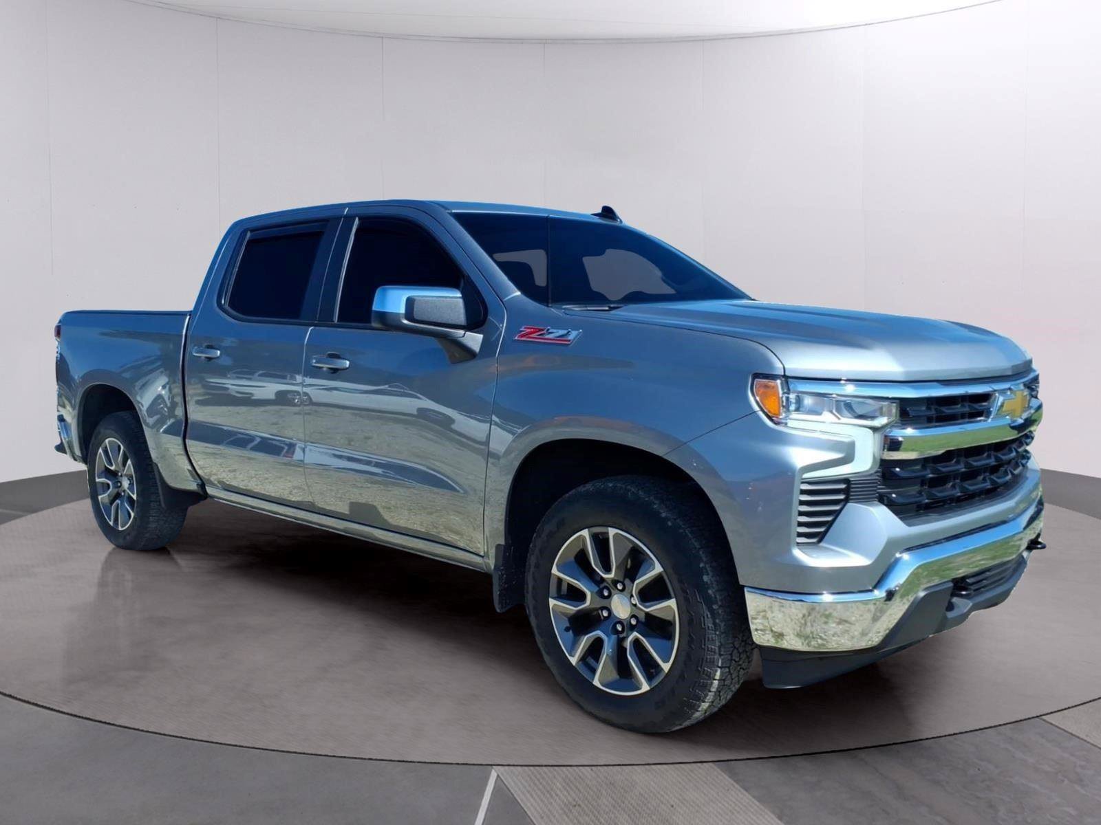 Used 2025 Chevrolet Silverado 1500 LT AWD/4WD image 7