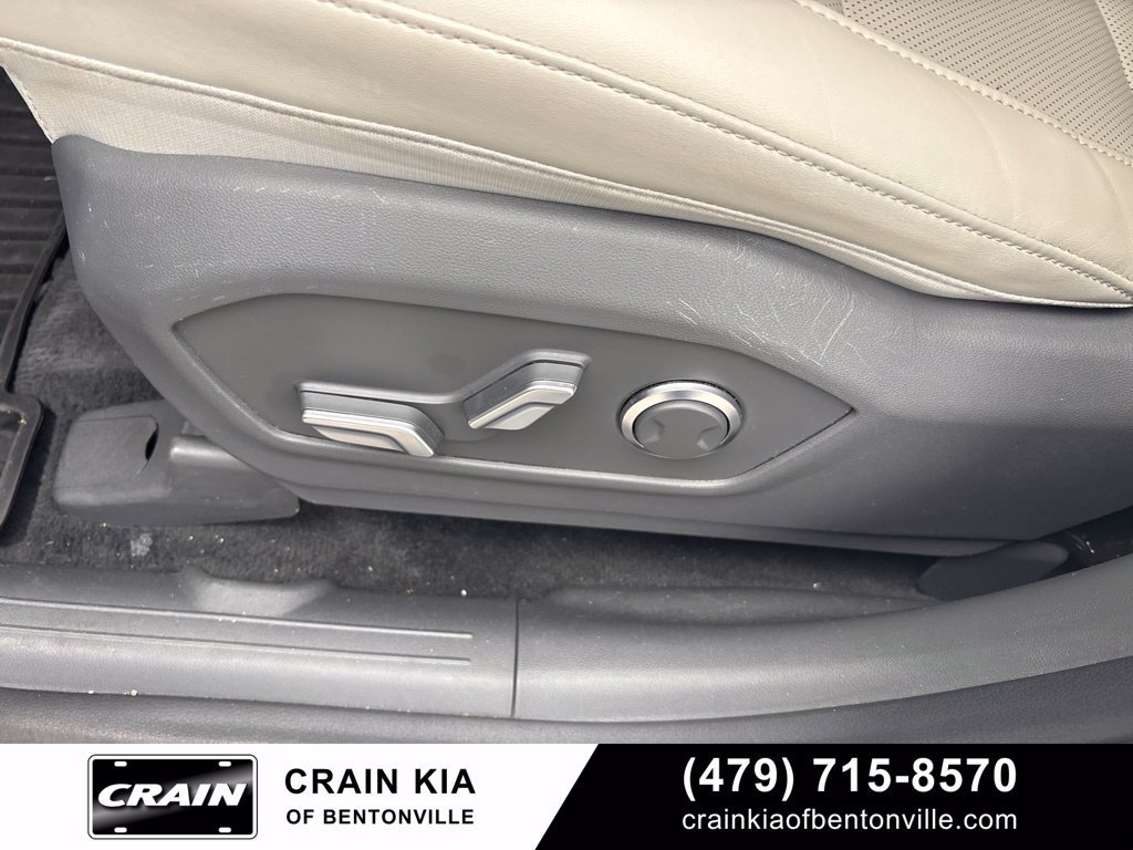 Used 2025 Hyundai Santa Fe SEL FWD image 15