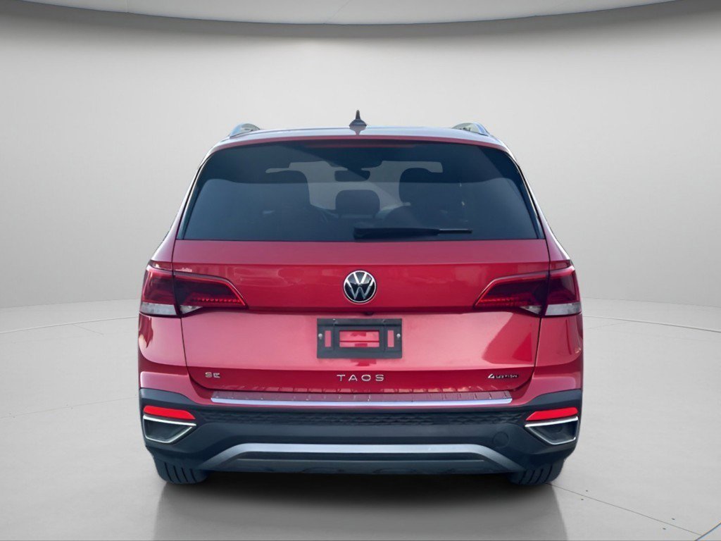 Used 2023 Volkswagen Taos SE w/ Panoramic Sunroof Package image 8
