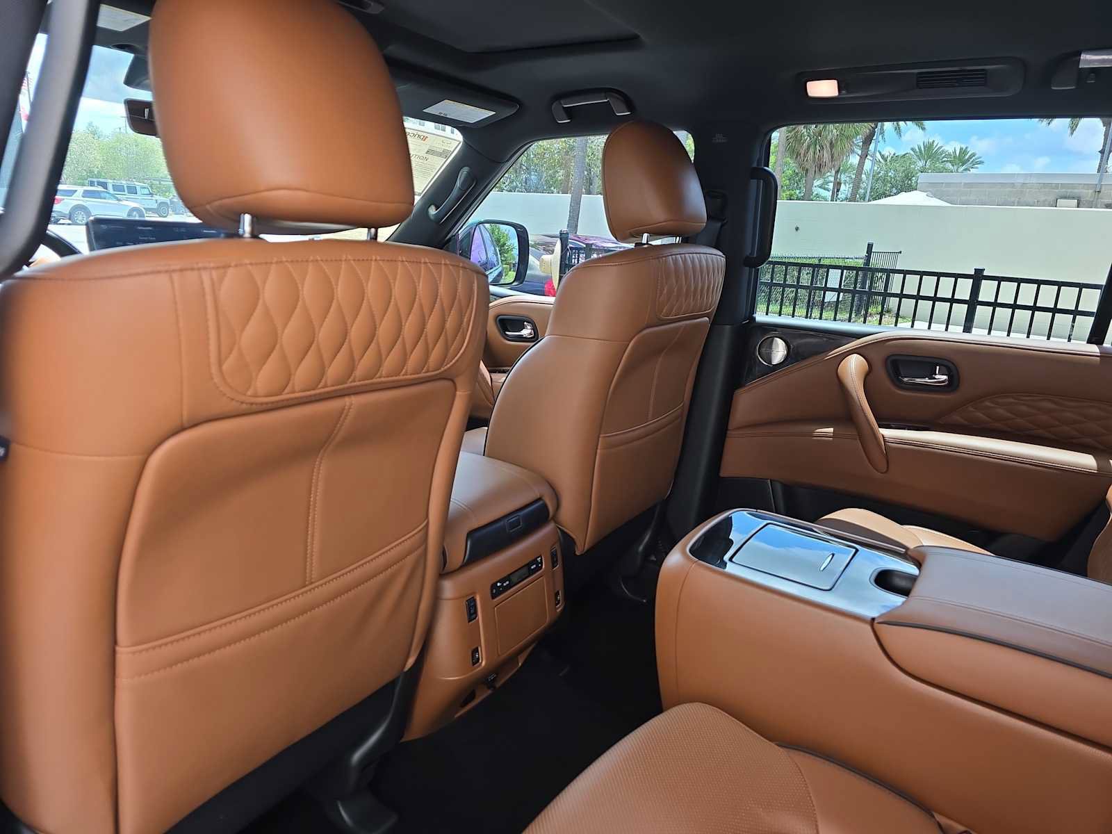 Certified 2024 INFINITI QX80 Sensory w/ Cargo Package AWD/4WD image 11