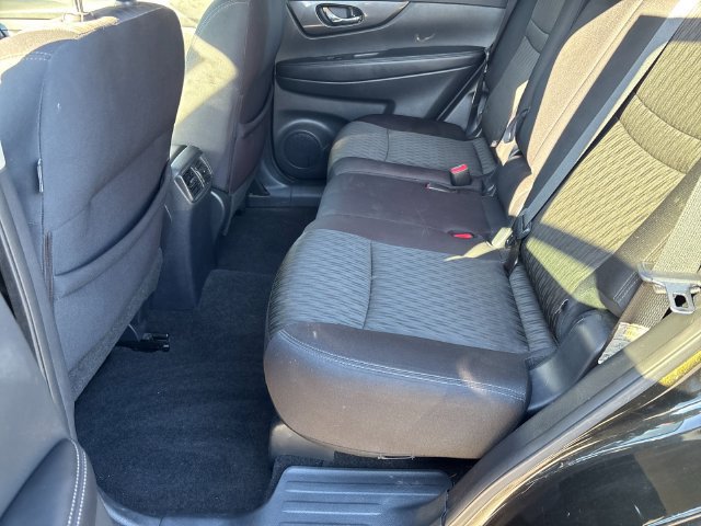 Used 2017 Nissan Rogue SV FWD image 13