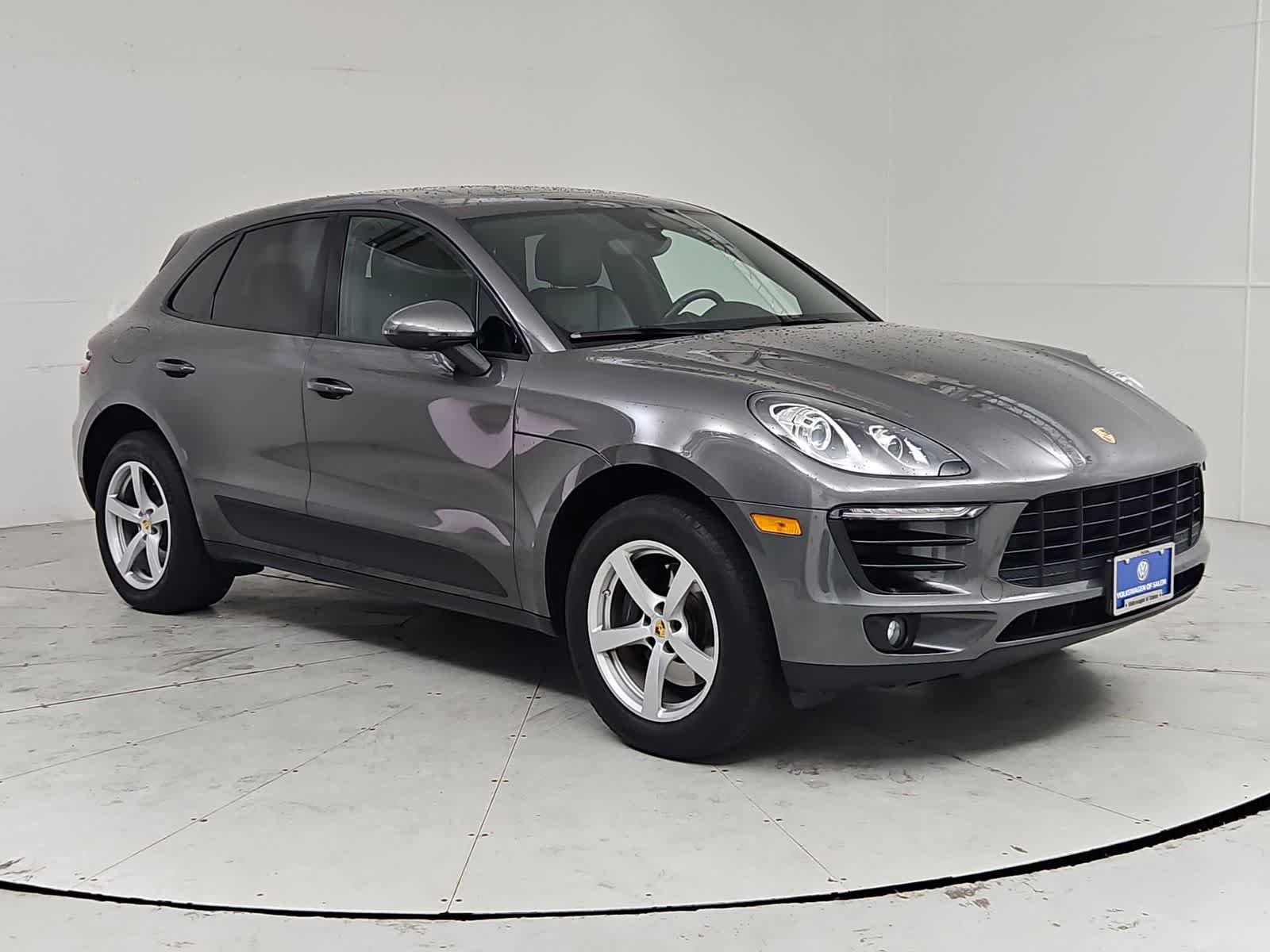Used 2018 Porsche Macan AWD/4WD image 8