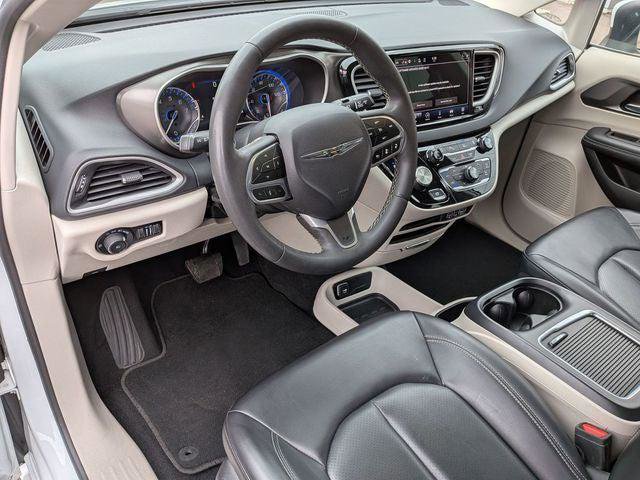 Certified 2023 Chrysler Pacifica Touring-L FWD image 11