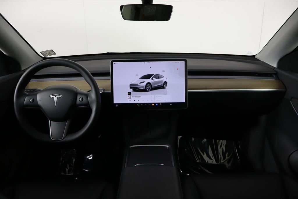 Used 2022 Tesla Model Y Long Range image 21
