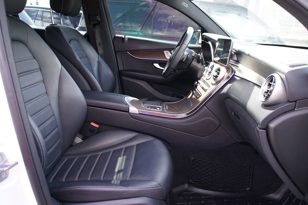 Used 2020 Mercedes-Benz GLC 300 4MATIC Coupe image 9