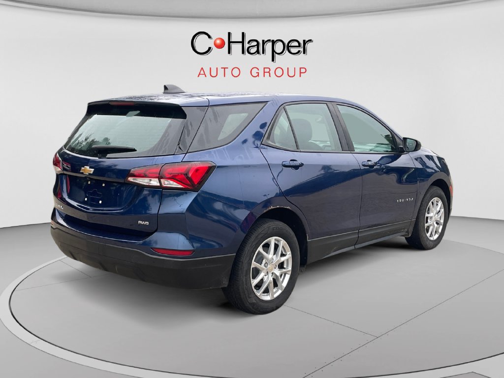 Used 2022 Chevrolet Equinox LS AWD/4WD image 3