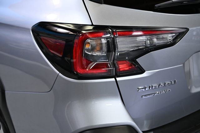 Used 2025 Subaru Outback Premium w/ Popular Package #1A image 19