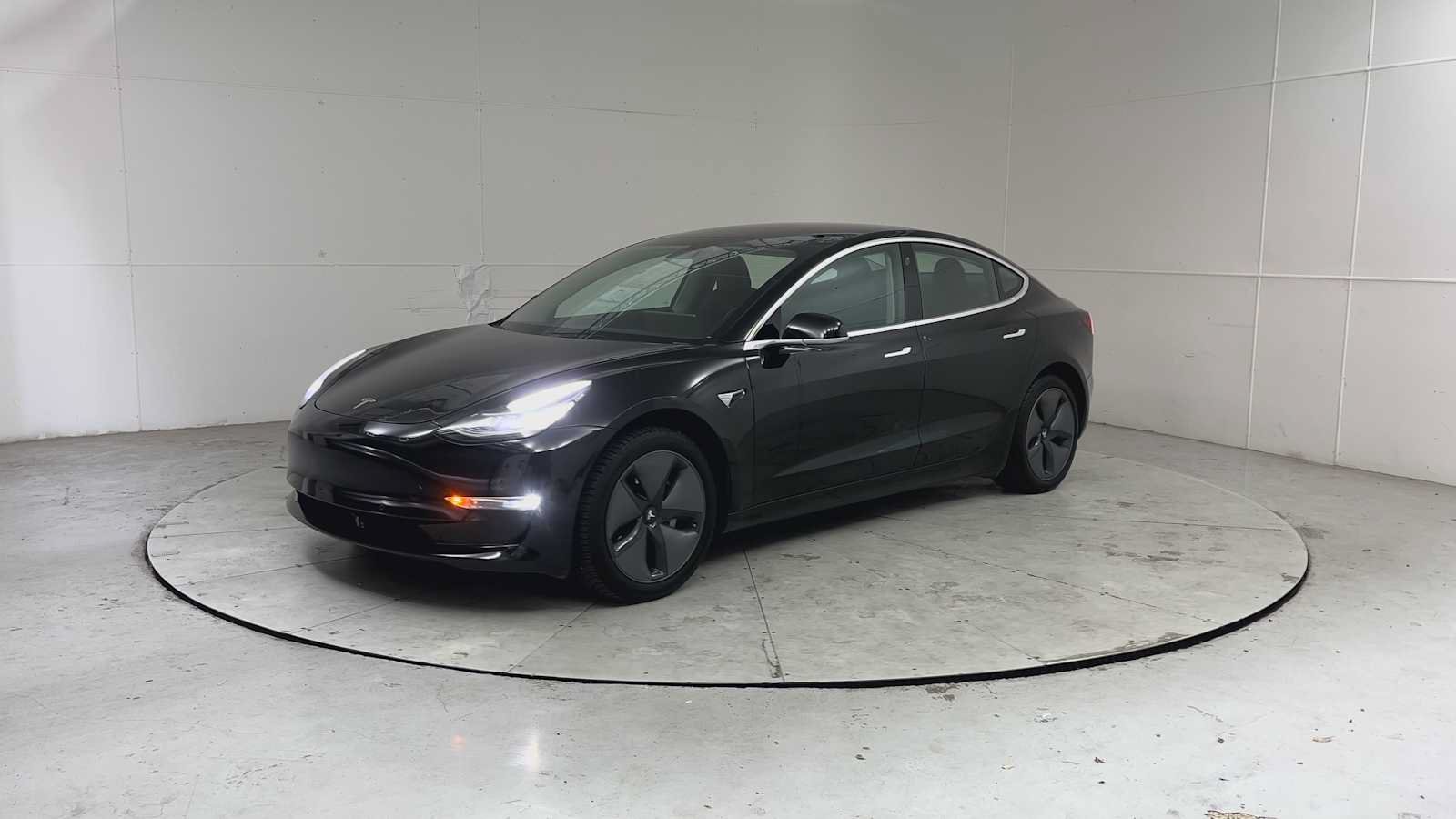 Used 2018 Tesla Model 3 Long Range RWD image 6