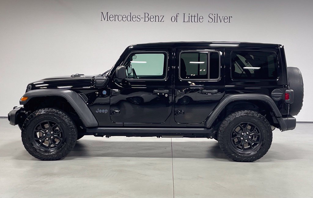 Used 2024 Jeep Wrangler Unlimited AWD/4WD image 2