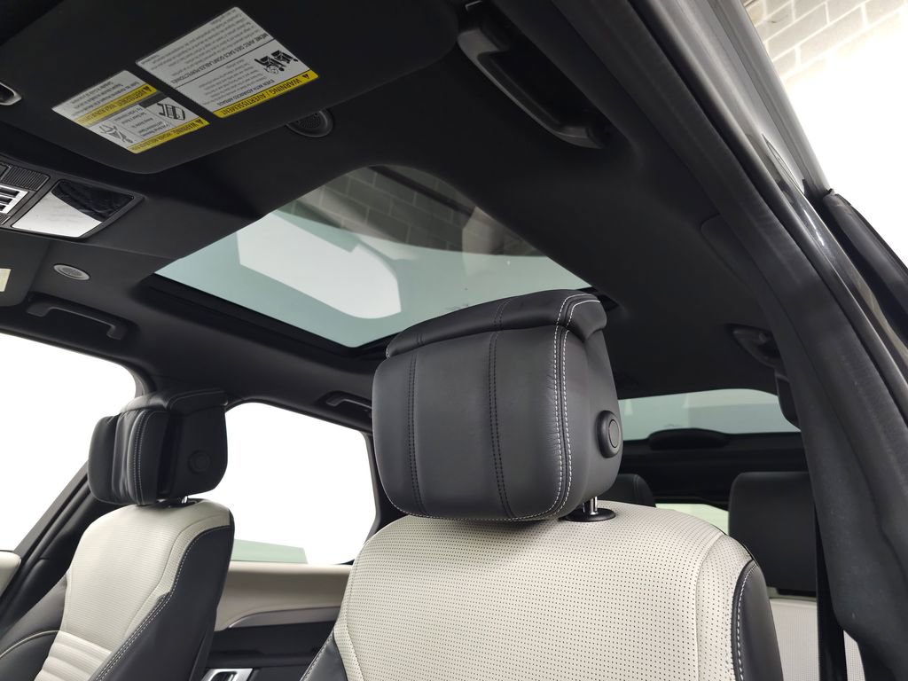 Certified 2023 Land Rover Discovery S R-Dynamic AWD/4WD image 19