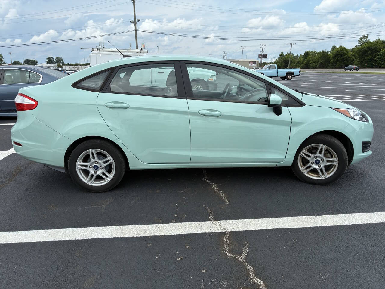 Used 2017 Ford Fiesta SE FWD image 9