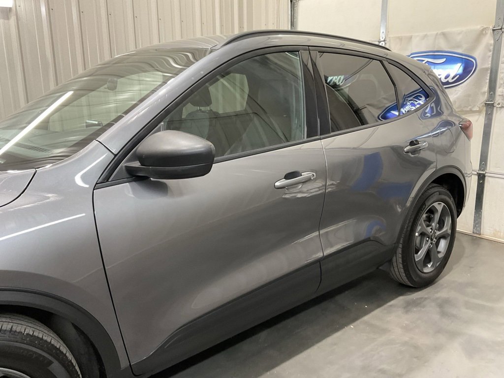 Used 2025 Ford Escape ST-Line image 5