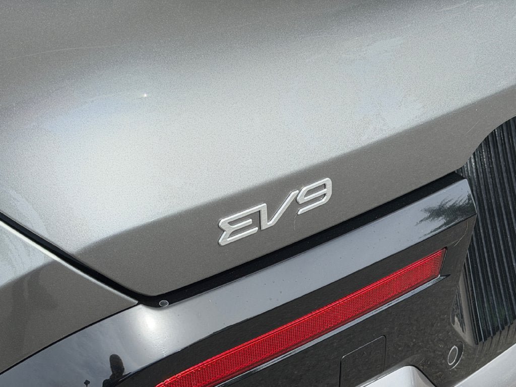 Used 2024 Kia EV9 Land AWD/4WD image 35